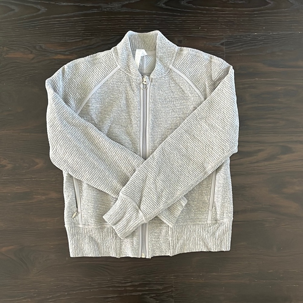 Lululemon jacket size 6